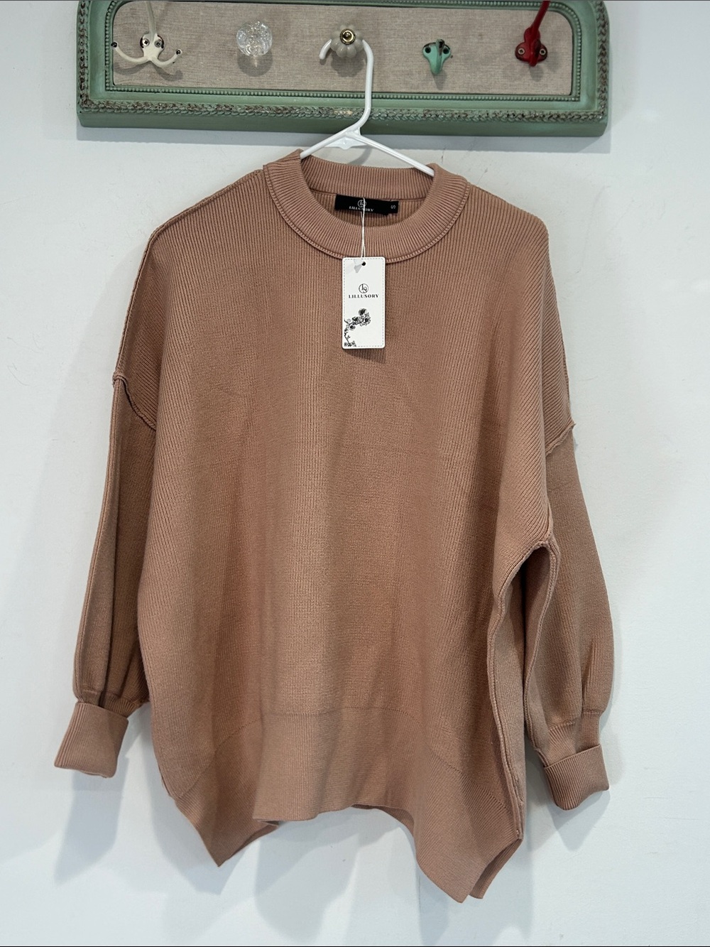 Lillusory Women's Small Crewneck drop shoulder Sweater Taupe pullover small new